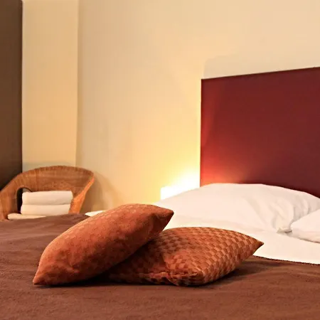 Apartment Riverbank-7 *